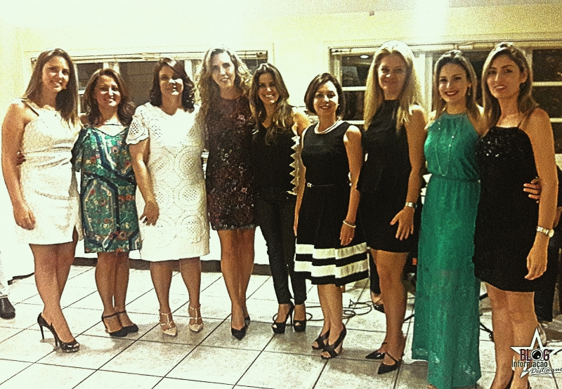 Foto das dentistas mulheres presentes no jantar