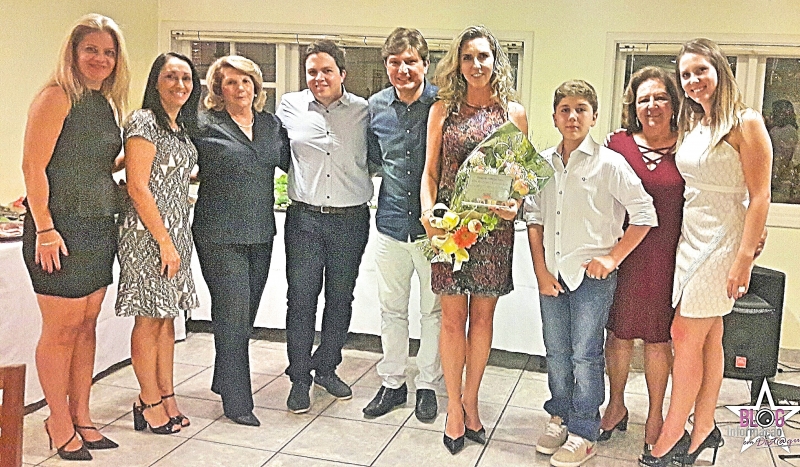 Ana Bittencourt com o Marido, Mauricio Baroni, Filhos Natasha e Mauricinho, genro Breno Gião, Sogra Mariza, Mãe Marlene e duas amigas 