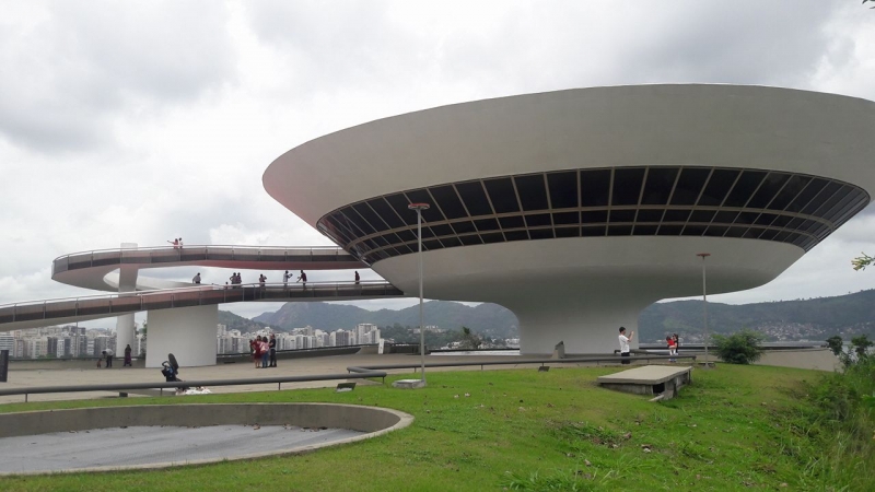MAC Niterói construído por Oscar Niemeyer