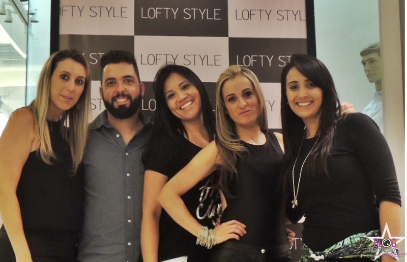 Equipe da Lofty Style - Camila Ortiz (dona), Fernando Candiotti (gerente), Janaina Oliveira, Sol Santana (supervisora) e Kelly Sales (marketing)