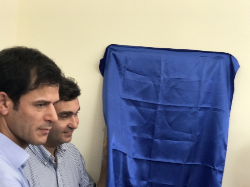 Inaugurando a Placa do Centro Obstétrico 