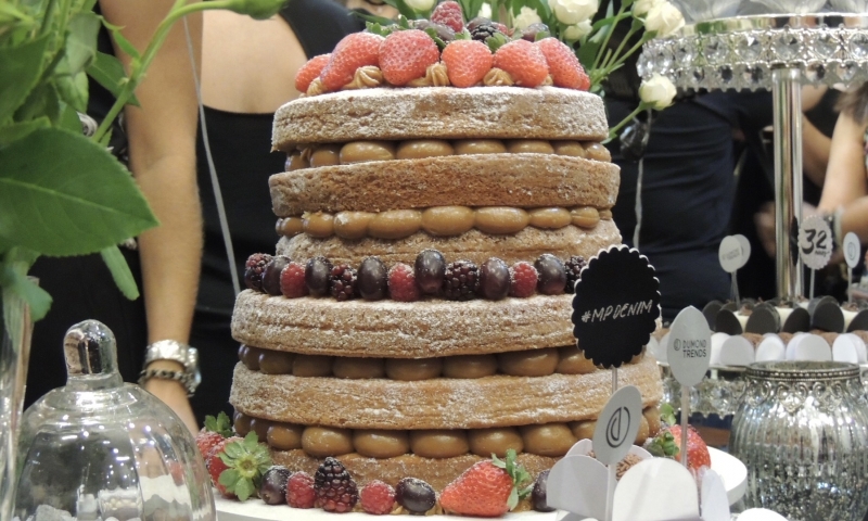 Naked cake