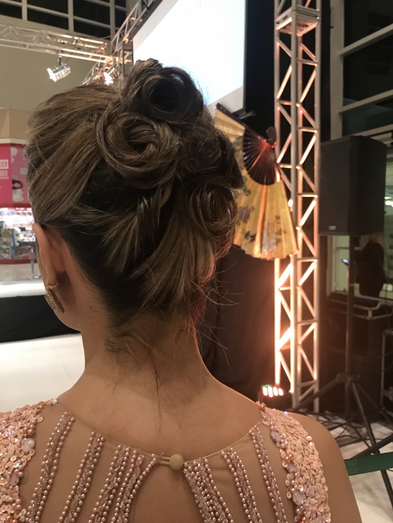 Penteado feito no Florença Centro de Beleza 